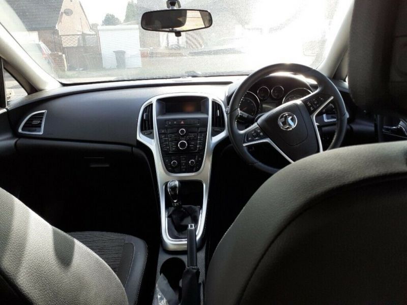 2015 Vauxhall Astra 1.6 image 8