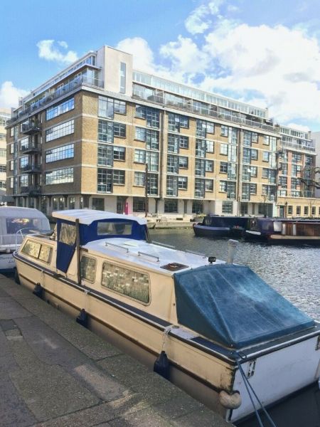 30ft Cruiser Narrowboat image 2