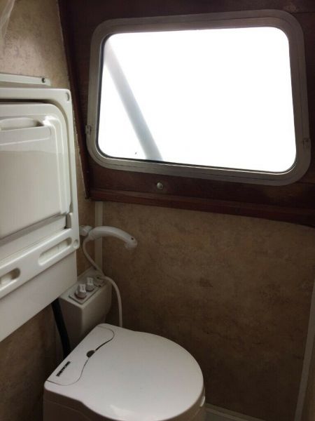 30ft Cruiser Narrowboat image 9