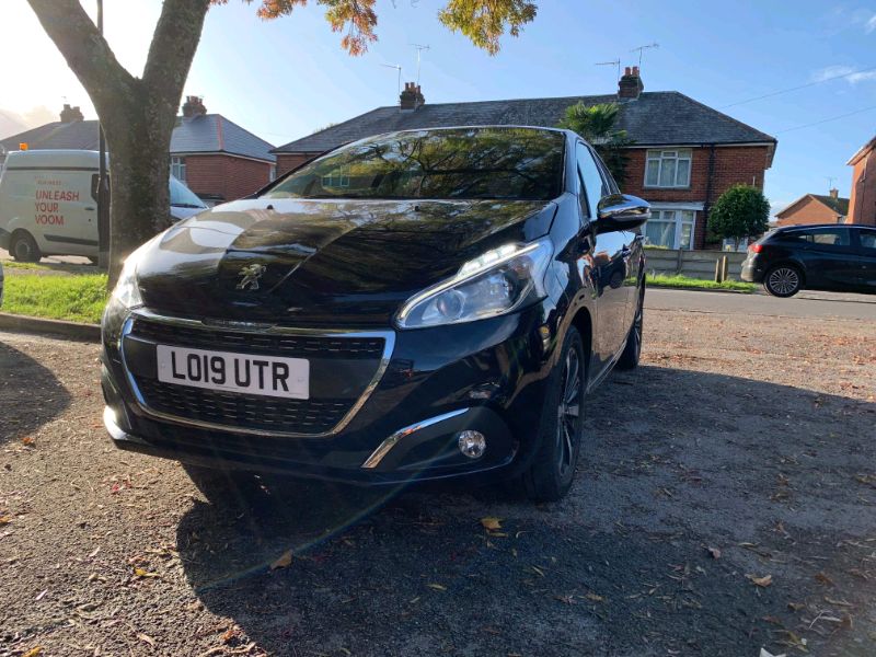 2019 Peugeot 208 s/s Tech Edition image 1