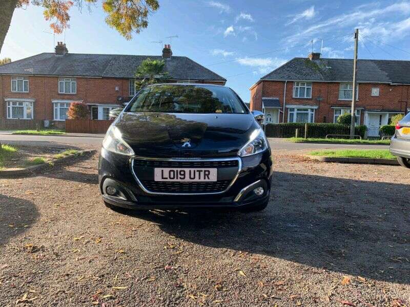 2019 Peugeot 208 s/s Tech Edition image 3