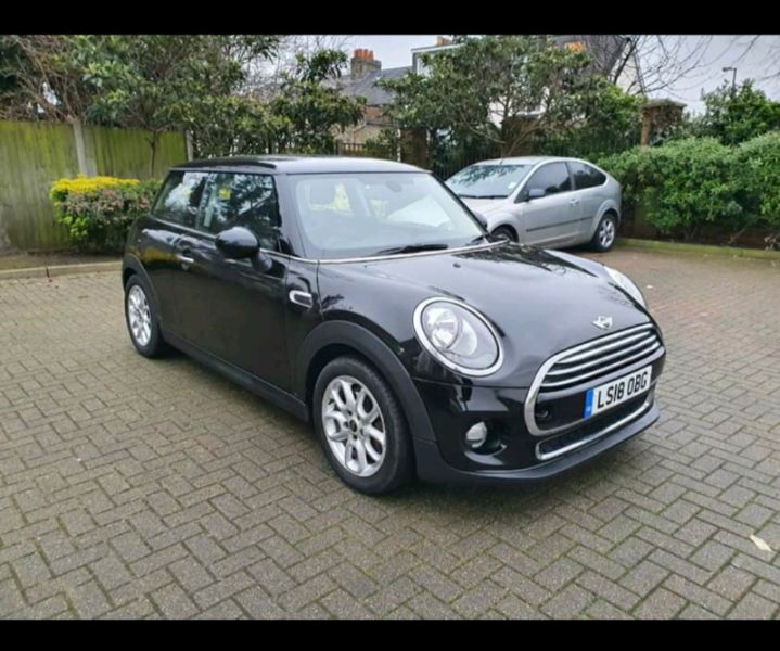 2018 Mini Cooper Hatch 1.5 Low Milage image 3