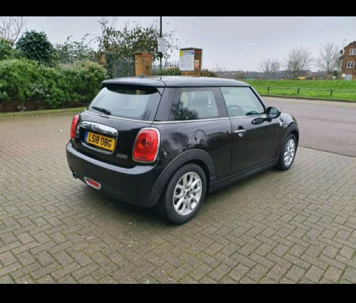 2018 Mini Cooper Hatch 1.5 Low Milage image 4