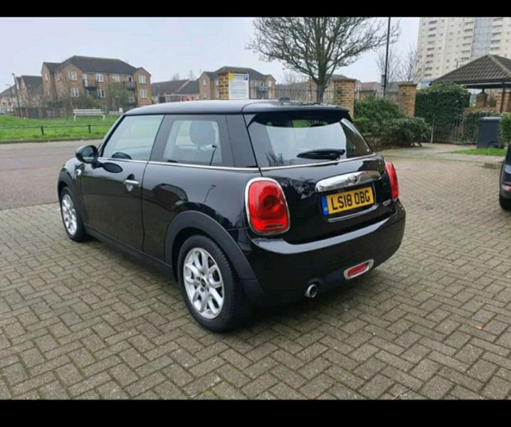 2018 Mini Cooper Hatch 1.5 Low Milage image 5