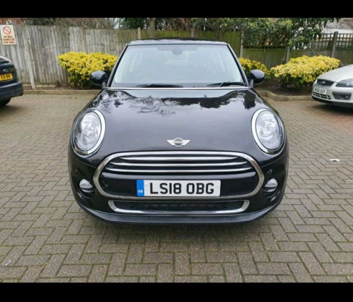 2018 Mini Cooper Hatch image 2