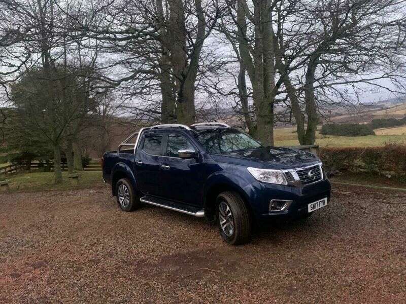 2017 Nissan Navara Tekna image 1