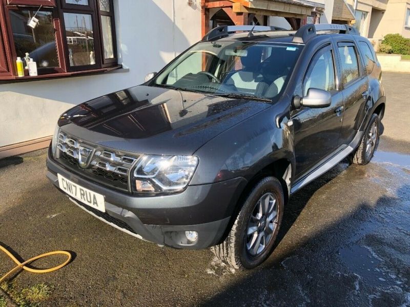 2017 Dacia Duster Laureate DCi 1.5 5dr image 1