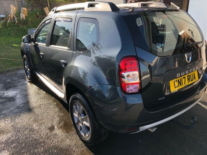 2017 Dacia Duster Laureate DCi 1.5 5dr image 4
