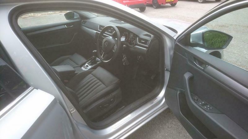 2018 Skoda Superb 2.0 TSI 220HP SE image 6