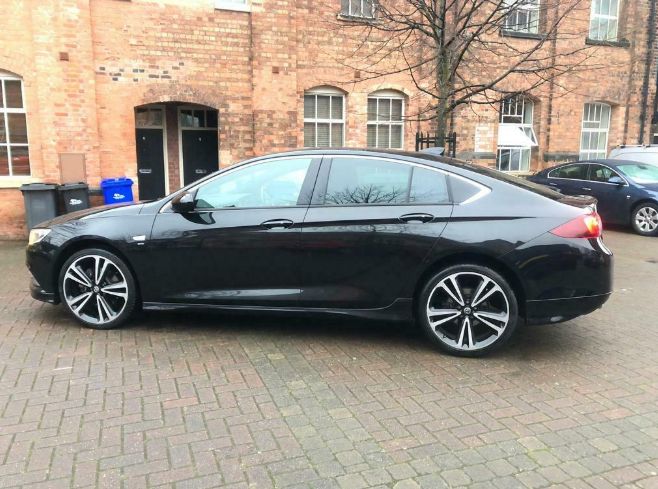 2017 Vauxhall Insignia Sri image 3