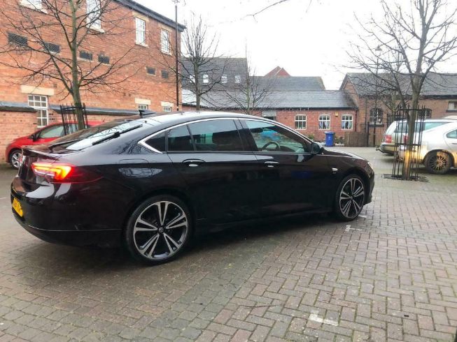 2017 Vauxhall Insignia Sri image 6