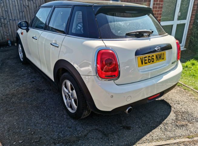 2016 Mini Cooper 1.5 5dr image 3