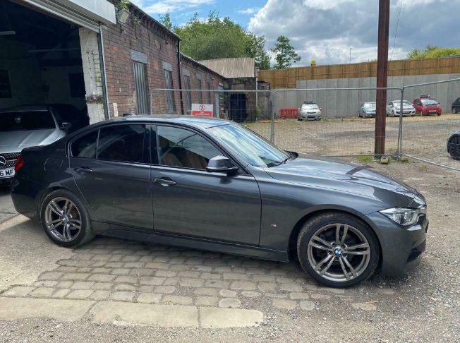 2017 BMW 330E M-Sport Auto Plug-In Hybrid image 5