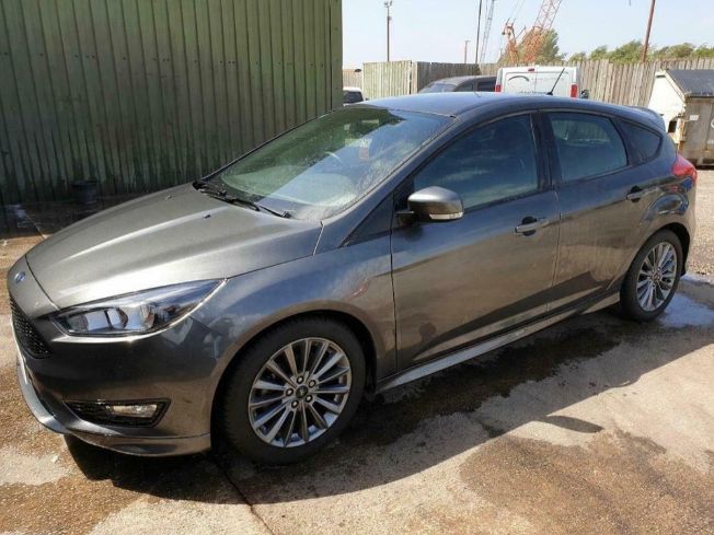 2018 Ford Focus 1.0 EcoBoost ST Line image 3