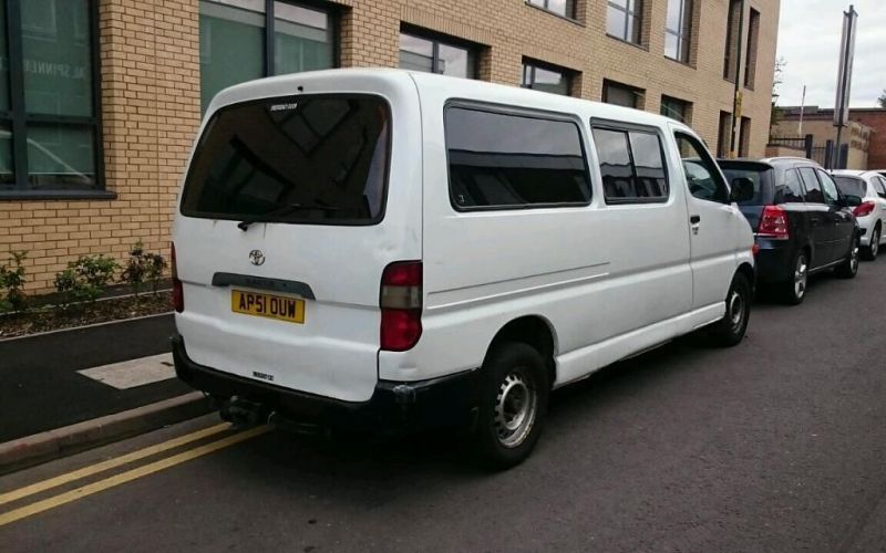 2001 Toyota Hiace image 2