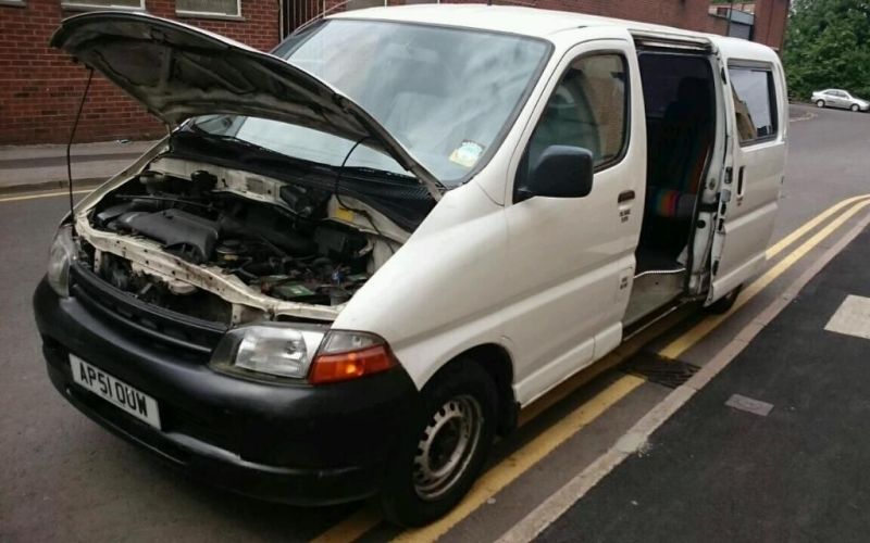 2001 Toyota Hiace image 3
