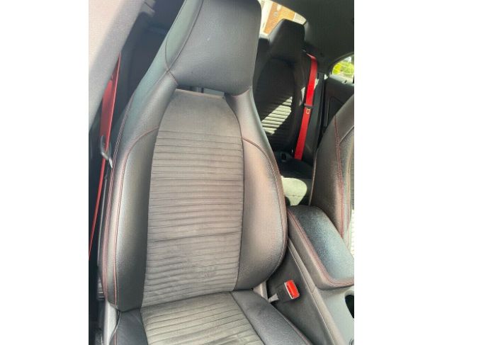 2016 Mercedes CLA 220 AMG Night Edition image 4