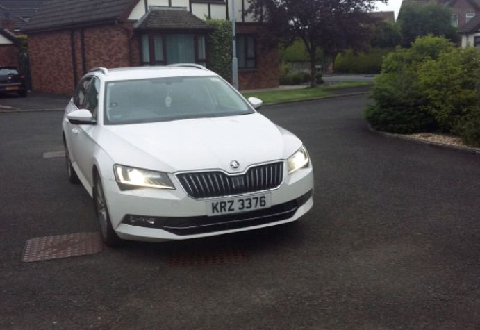 2016 Skoda Superb 2.0 5dr image 1