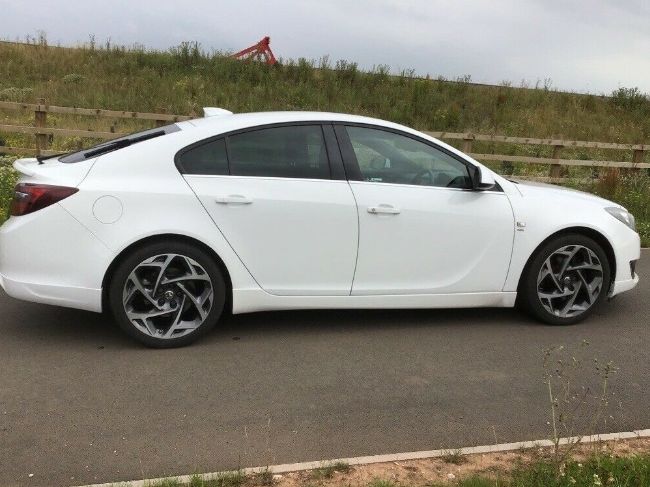 2017 Vauxhall Insignia 2.0 i Sri NAV VX-line T S/S image 1