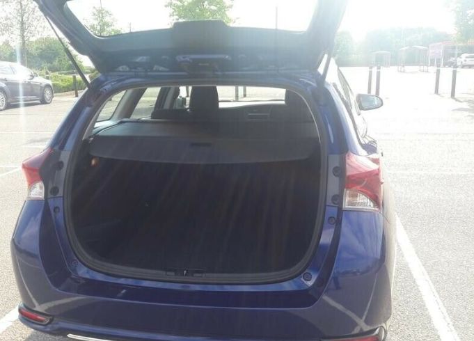 2016 Toyota Auris Hybrid 1.8 image 4