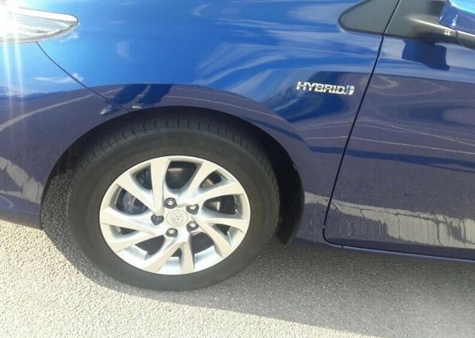 2016 Toyota Auris Hybrid 1.8 image 6