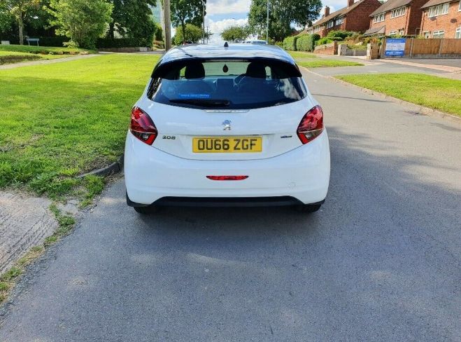 2016 Peugeot 208 1.2 5dr image 3