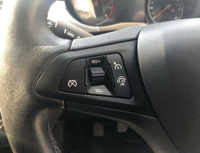 2017 Vauxhall Corsa 1.4 5dr image 8