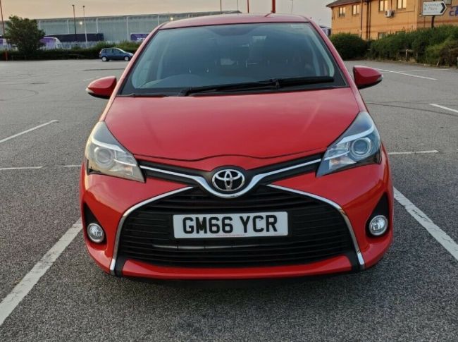 2017 Toyota Yaris 1.4 5dr image 1