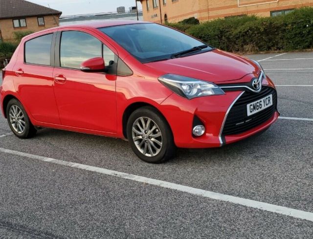 2017 Toyota Yaris 1.4 5dr image 6