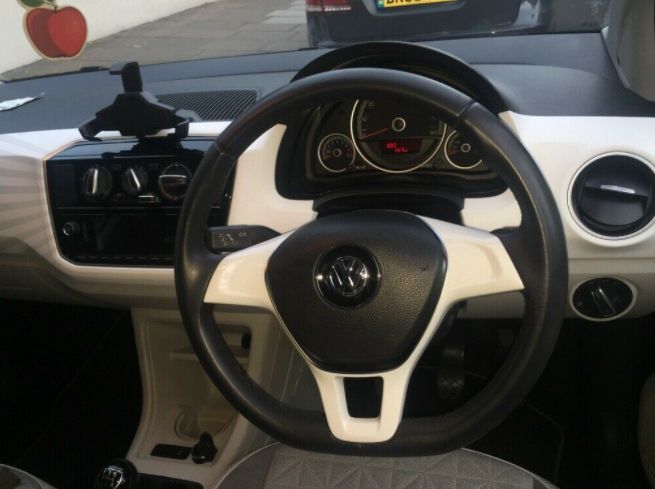 2017 Volkswagen up! 1.0 5dr image 5