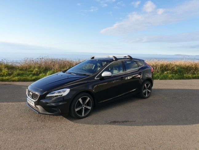 2018 Volvo V40 5dr image 1