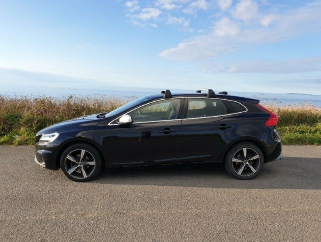 2018 Volvo V40 5dr image 3