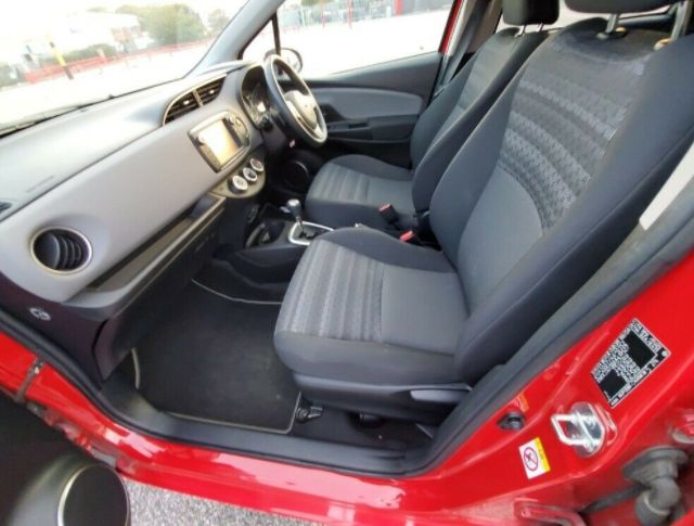 2017 Toyota Yaris 1.4 5dr image 2