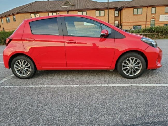 2017 Toyota Yaris 1.4 5dr image 3
