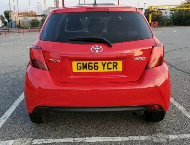 2017 Toyota Yaris 1.4 5dr image 8