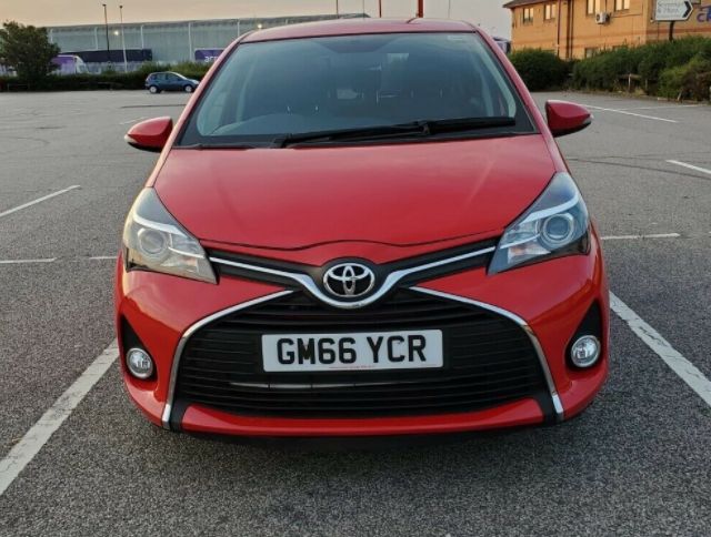 2017 Toyota Yaris 1.4 5dr image 9