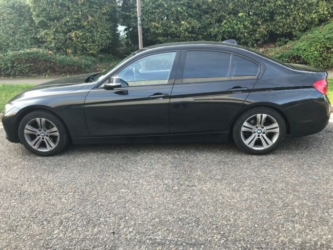 2017 BMW 3 series image 1