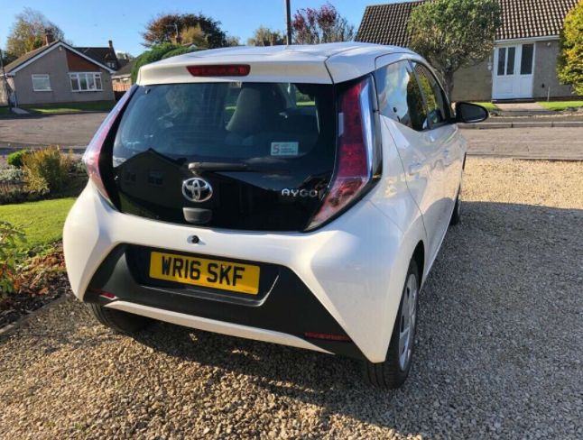 2016 Toyota Aygo 5dr image 4