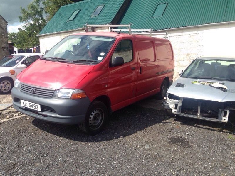 2003 Toyota Hiace van image 2