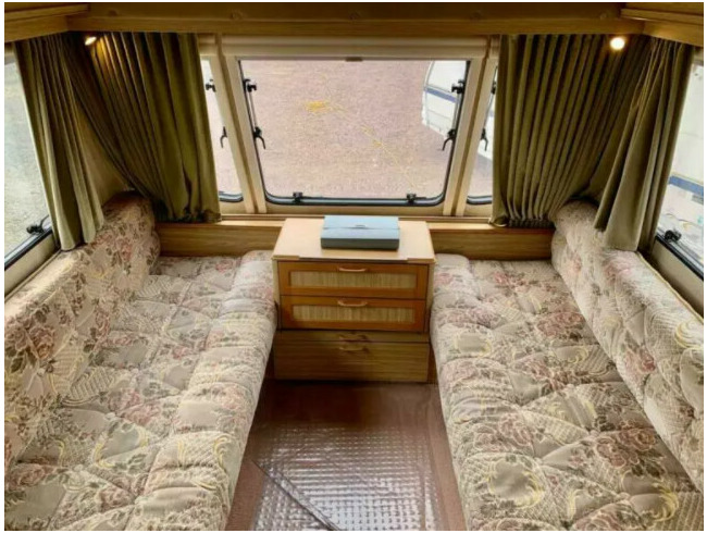 1998 Elddis Crown Sovereign 4 berth Caravan + Awning