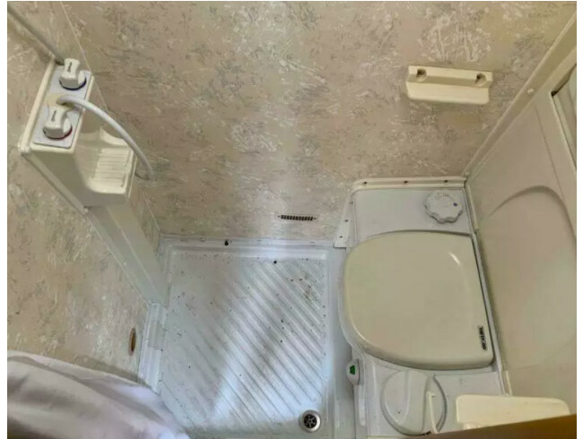 1998 Elddis Crown Sovereign 4 berth Caravan + Awning