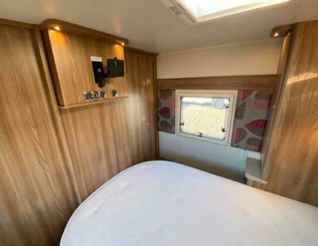 2017 Swift Challenger 560 - 4 Berth Fixed Island Bed Caravan