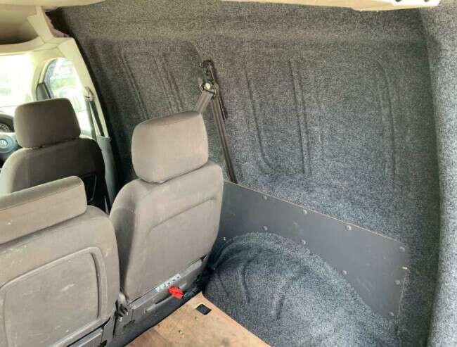 2013 Volkswagen Caddy 5 Seater Crew Cab