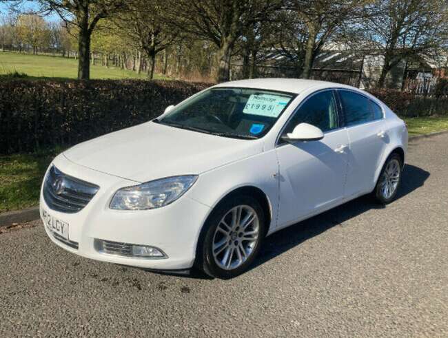 2012 Vauxhall Insignia Exclusive 1.8 5dr