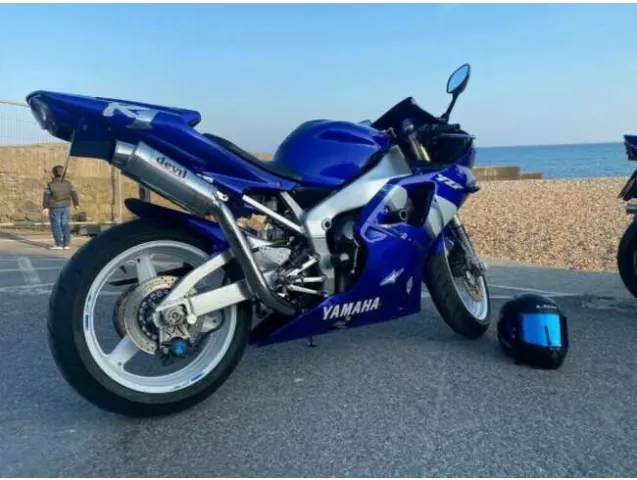 2000 Yamaha YZF 998 (cc)
