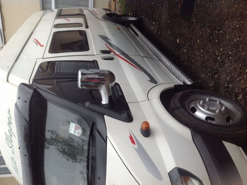 2003 Ford Camper Van image 2