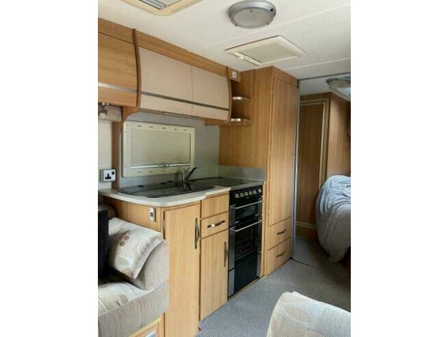 2010 Coachman 535/4 VIP Caravan