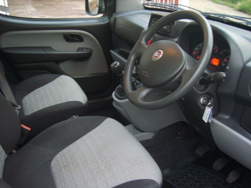 2009 Fiat Doblo 1.4 Dynamic Wheelchair Access image 4