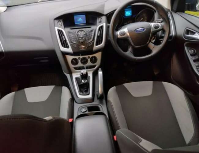 2011 Ford Focus, Hatchback, Manual, 1560 (cc), 5 Doors