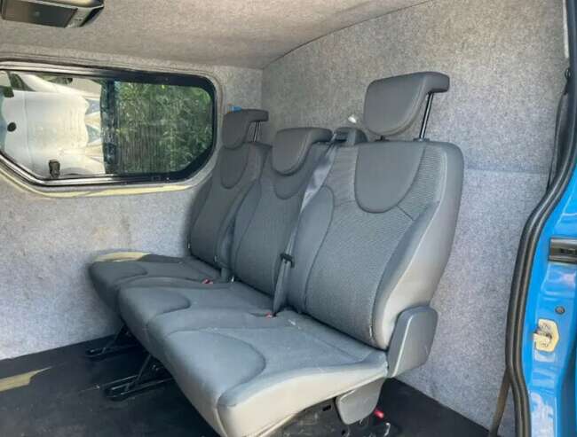 2010 Vauxhall Vivaro, 5 Seater